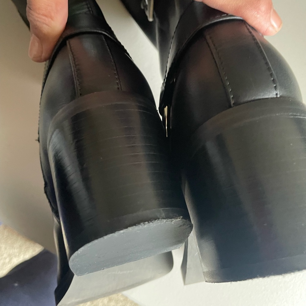 Nine West Woman’s Tall Boots With Buckles in SZ 7.5 in gently used condition - Picture 3 of 6